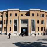 Ma tutto cambi� nel 1955, quando il Policlinico, dopo lavori durati quasi vent�anni, fu finalmente completato, andando cos� ad accogliere sia i reparti ospedalieri che la facolt� di Medicina, che ancora oggi � l� ospitata